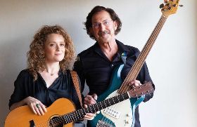 PRE-ORIENTOCCIDENTE: ALICE HOWE &amp; FREEBO